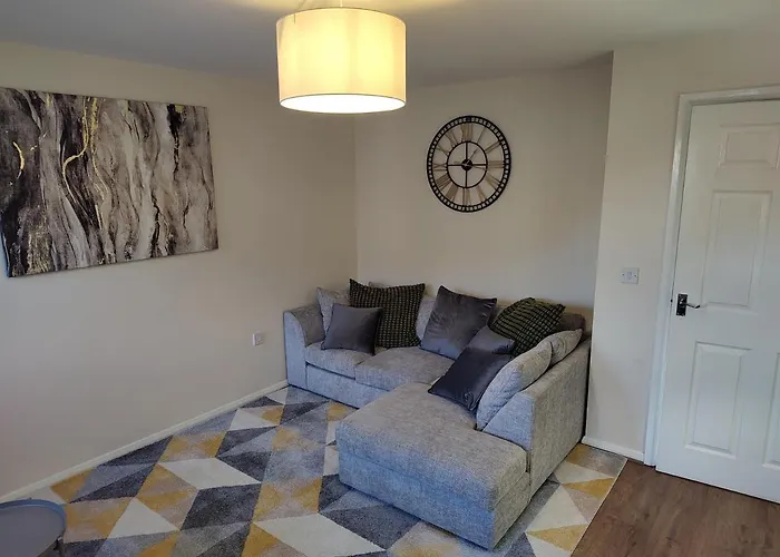 Ormonde Close 3 Bed Contractor Family Home Grantham