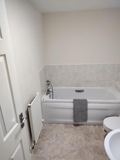 Ormonde Close 3 Bed Contractor Family Holiday home *